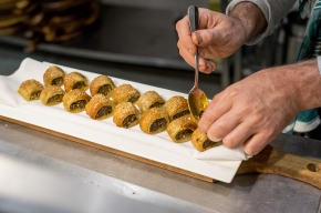 Canapés at the SHWF 2016 Literary Dinner at Bendooley Estate, Berrima, NSW. Photo by Greg Jackson.