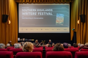 Festival Director, Michaela Bolzan interviews Ned Manning about his new novel - Painting the Light. Photo by Greg Jackson. 