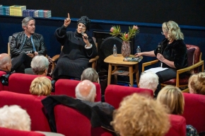 Wendy Whiteley and Ashleigh Wilson at SHWF 2023. Photo by Greg Jackson. 