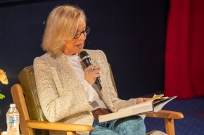 Liz Hayes read the passage from her book about her childhood friend Wendy Carmichael at SHWF 2024. Photo by Greg Jackson. 