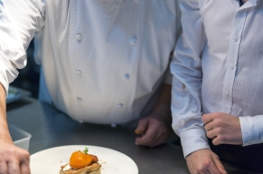 Stefano Manfredi in the kitchen at SHWF 2017 Literary Dinner. Photo by Greg Jackson.