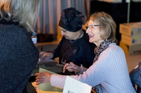 Janet Hawley and Wendy Whiteley at the book signing. Photo by Greg Jackson.