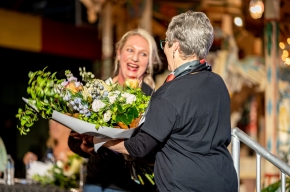 Festival Director, Michaela Bolzan thanks Moss Vale CWA (Evening) leader Jennifer Bowe for her support at SHWF 2022. Photo by Greg Jackson. 